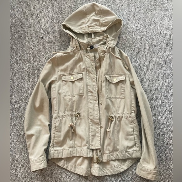 H&M Light Spring Jacket - Picture 1 of 6